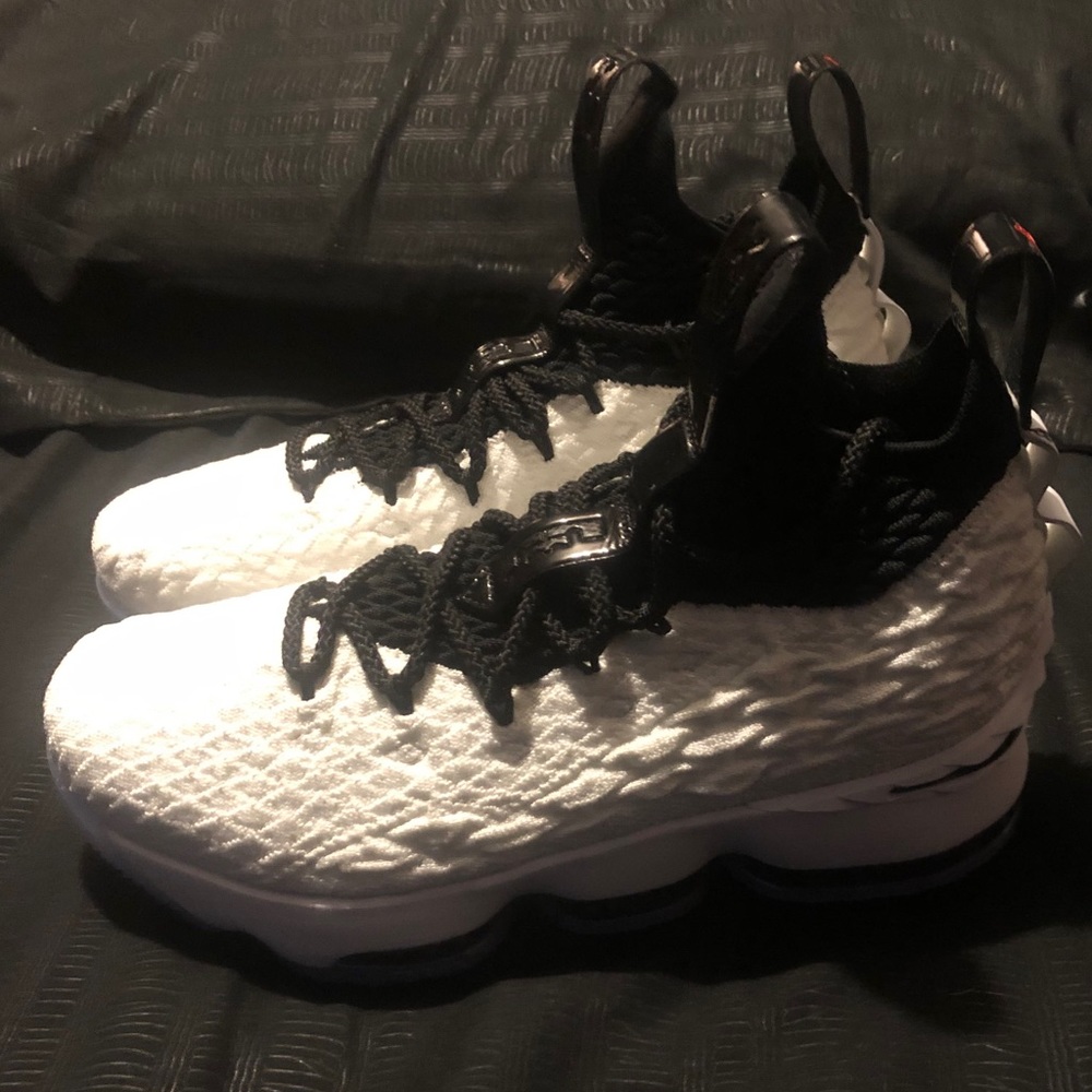 Lebron 15 “Graffiti”